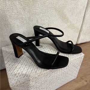 Steven By Steve Madden Black Strappy Square-Toe Block Heel Sandals